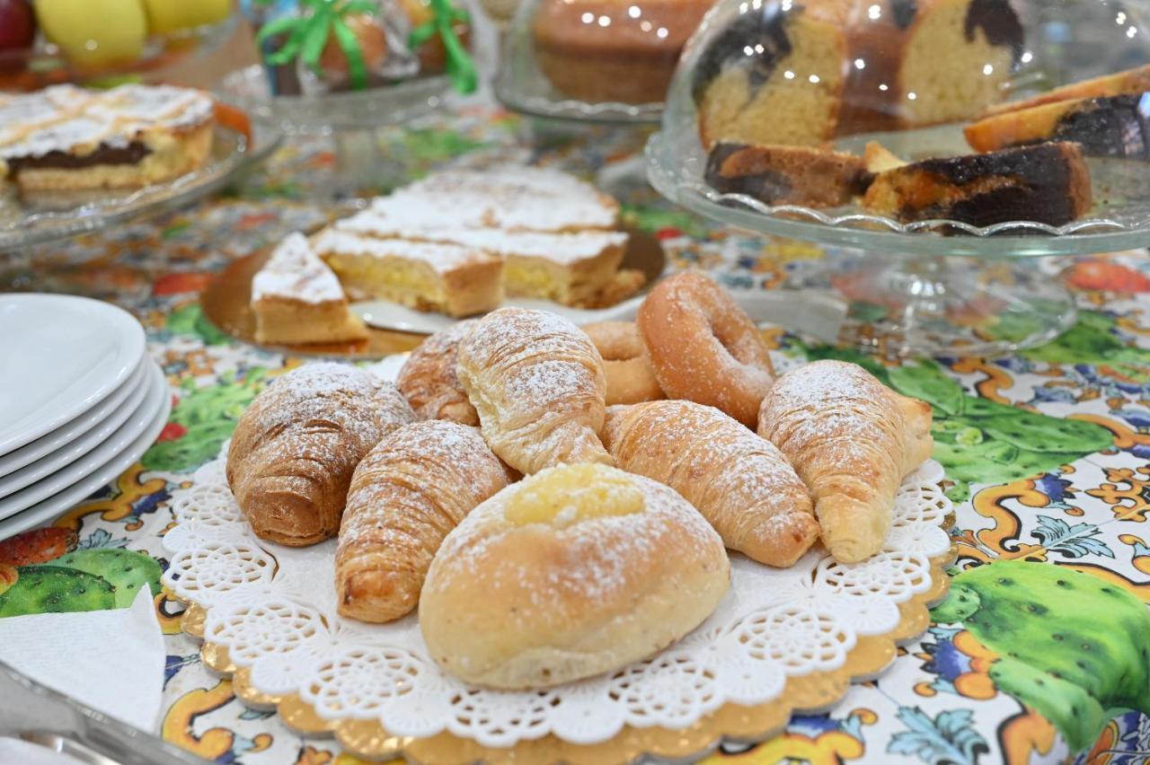 Regina Margherita Suite Napels Buitenkant foto