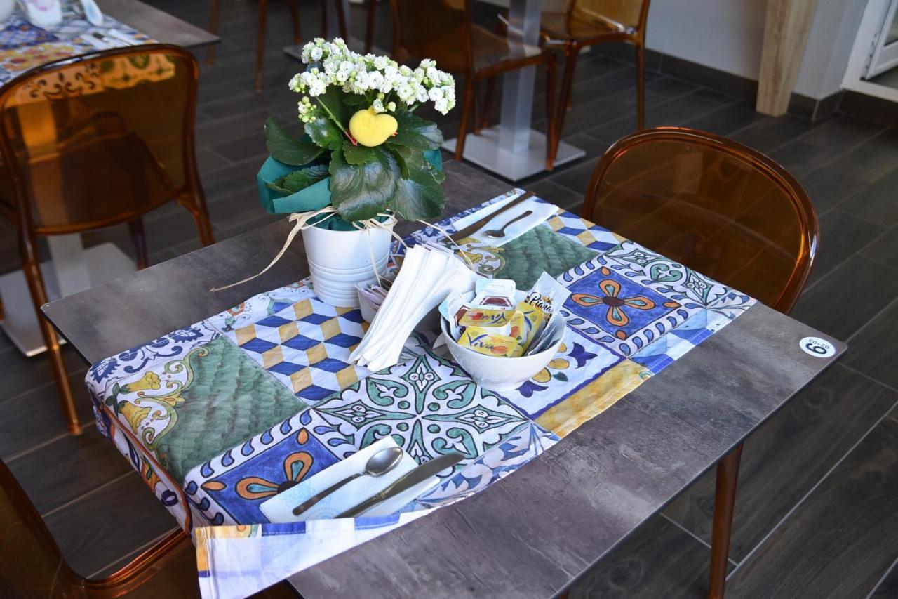 Regina Margherita Suite Napels Buitenkant foto